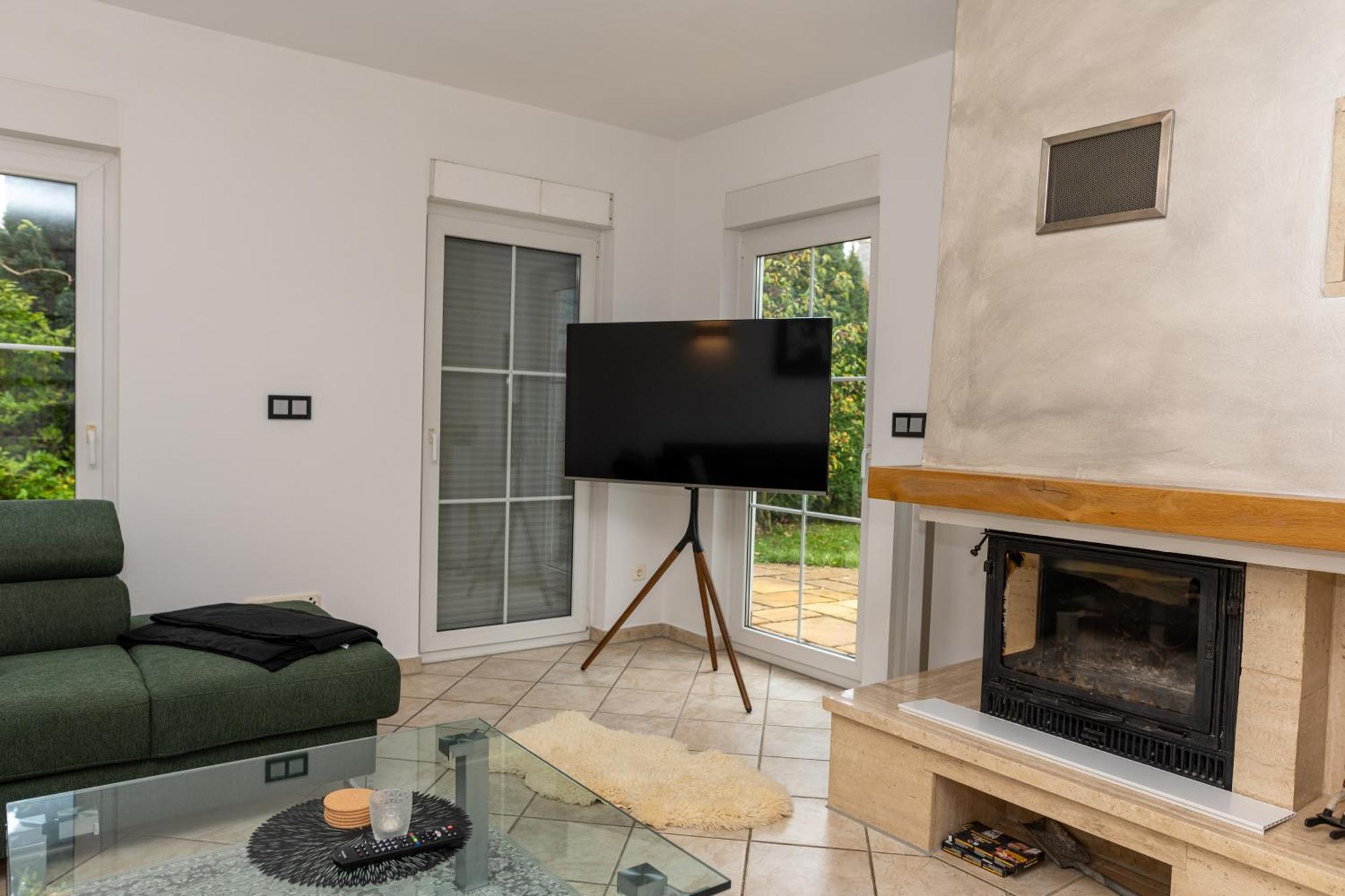 Ganzes Ferienhaus In Leipzig Mit Garage Und Fussbodenheizung 외부 사진
